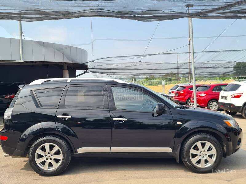 Mitsubishi Outlander 2.0TDI N A V I 7 SED