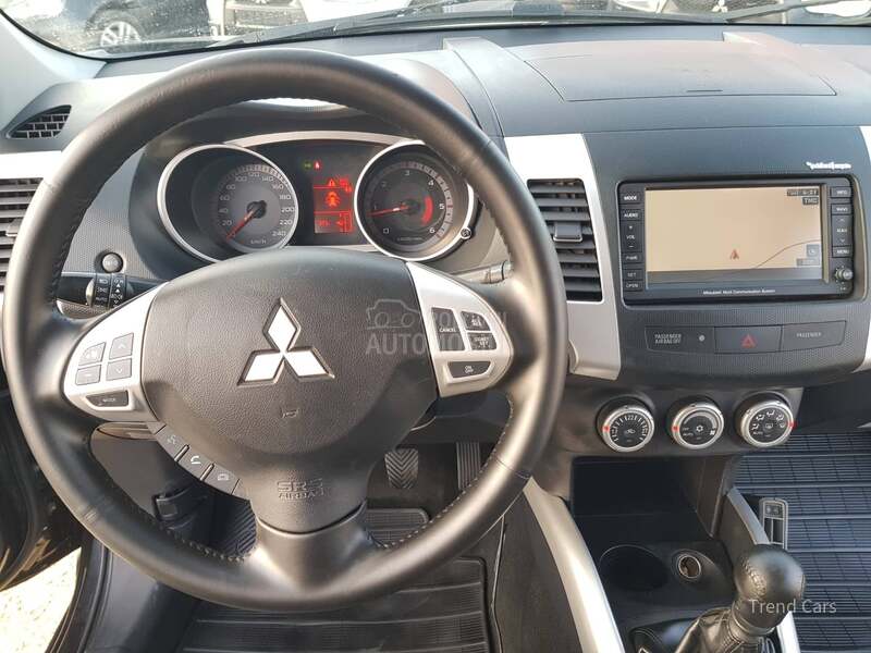 Mitsubishi Outlander 2.0TDI N A V I 7 SED