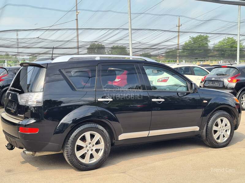 Mitsubishi Outlander 2.0TDI N A V I 7 SED