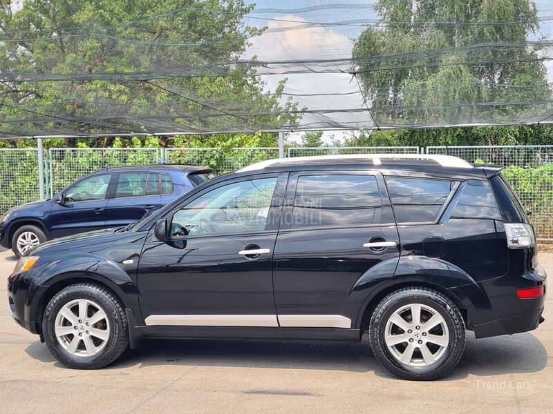 Mitsubishi Outlander 2.0TDI N A V I 7 SED