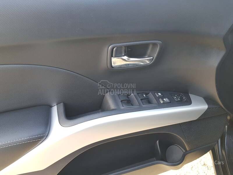 Mitsubishi Outlander 2.0TDI N A V I 7 SED