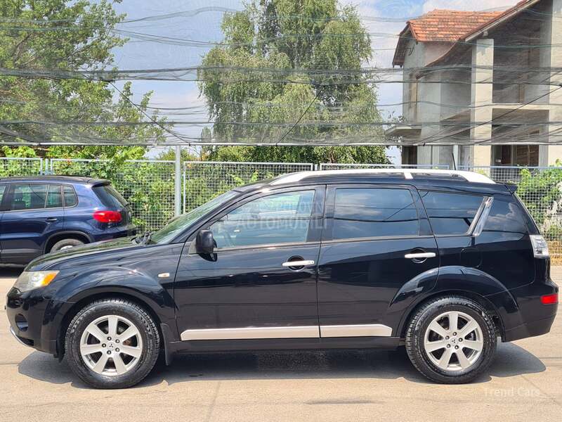 Mitsubishi Outlander 2.0TDI N A V I 7 SED
