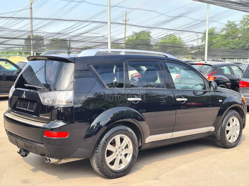 Mitsubishi Outlander 2.0TDI N A V I 7 SED