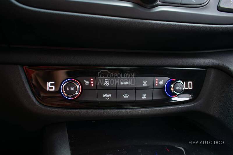 Opel Insignia 2.0D AUT8 LED MEMO