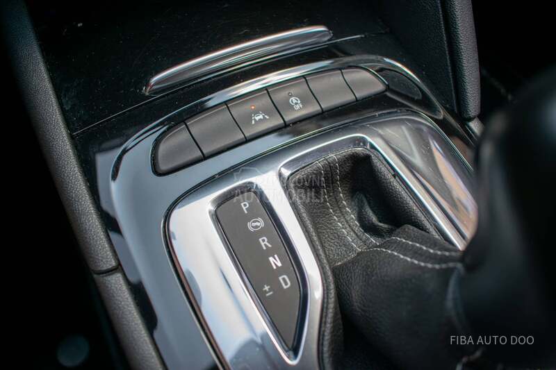 Opel Insignia 2.0D AUT8 LED MEMO
