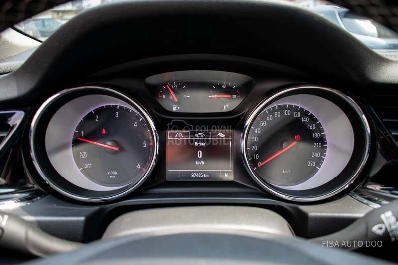 Opel Insignia 2.0D AUT8 LED MEMO