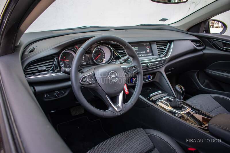 Opel Insignia 2.0D AUT8 LED MEMO