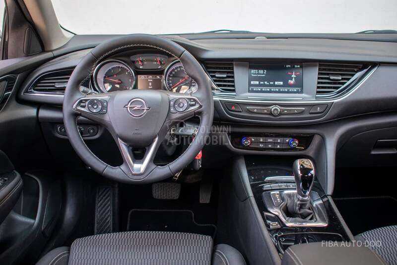 Opel Insignia 2.0D AUT8 LED MEMO