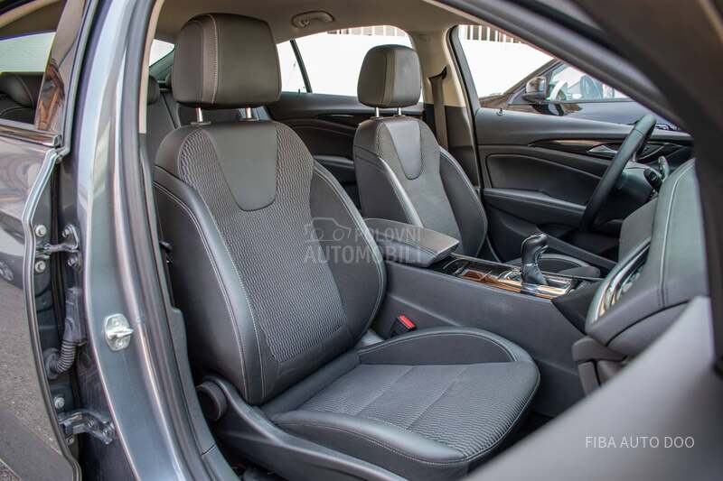 Opel Insignia 2.0D AUT8 LED MEMO