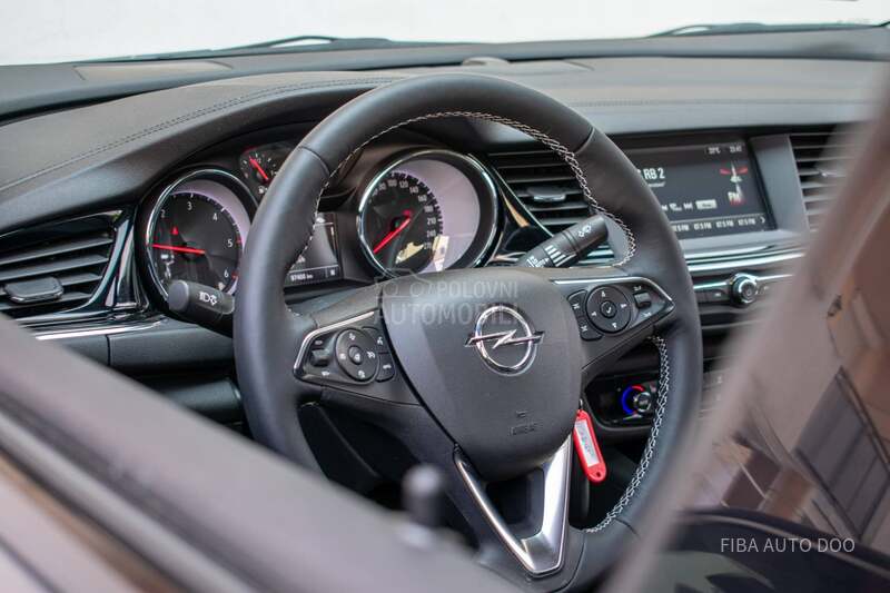 Opel Insignia 2.0D AUT8 LED MEMO
