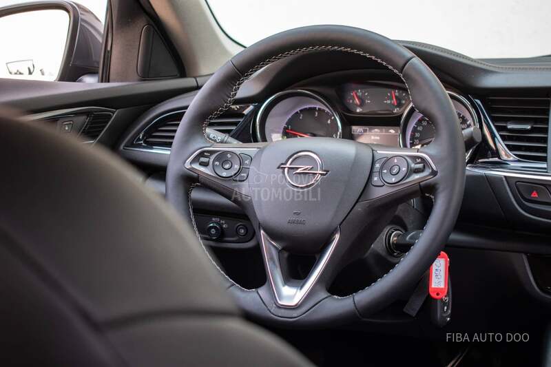 Opel Insignia 2.0D AUT8 LED MEMO