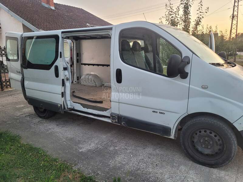 Renault Trafic 2.5dci produženi