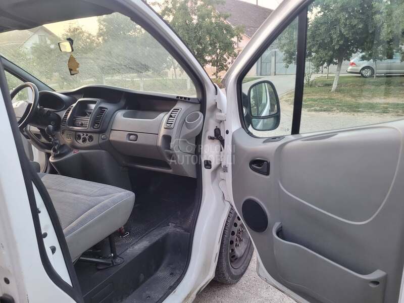 Renault Trafic 2.5dci produženi