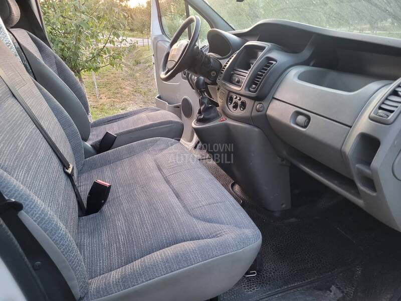 Renault Trafic 2.5dci produženi