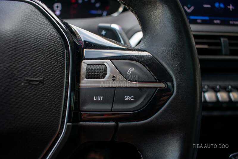 Peugeot 5008 1.2 EAT PANO 7seats