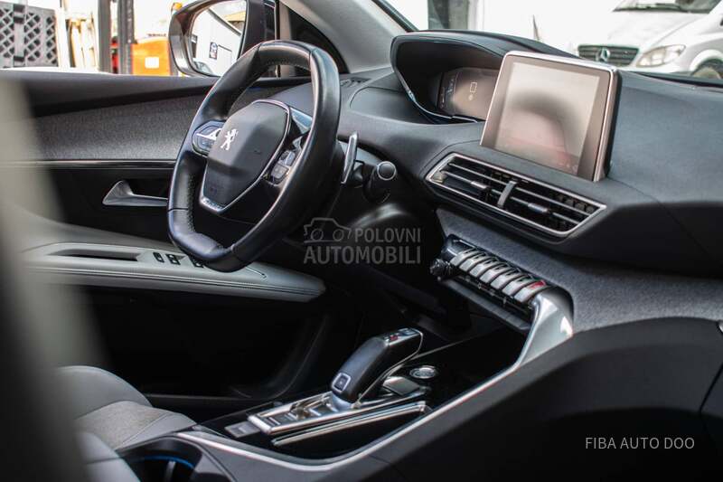 Peugeot 5008 1.2 EAT PANO 7seats