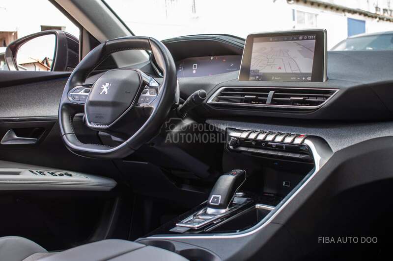 Peugeot 5008 1.2 EAT PANO 7seats