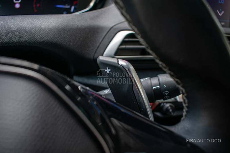 Peugeot 5008 1.2 EAT PANO 7seats