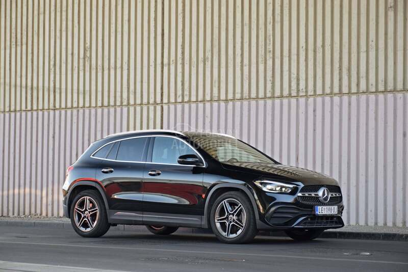 Mercedes Benz GLA 220 D 4MATIC