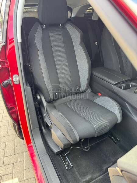 Peugeot 3008 1.6 HDi 120