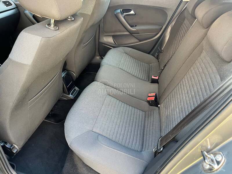 Volkswagen Polo 1.4 OČUVAN CH  2011