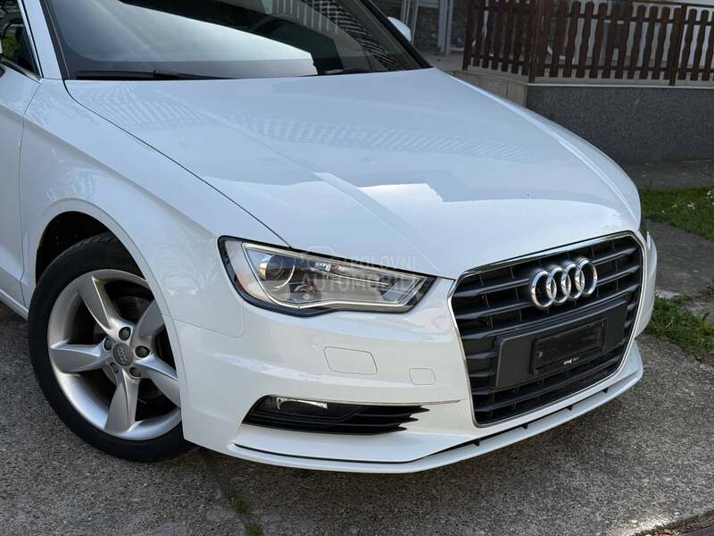 Audi A3 S-TRONIC LED CH
