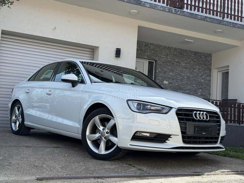 Audi A3 S-TRONIC LED CH