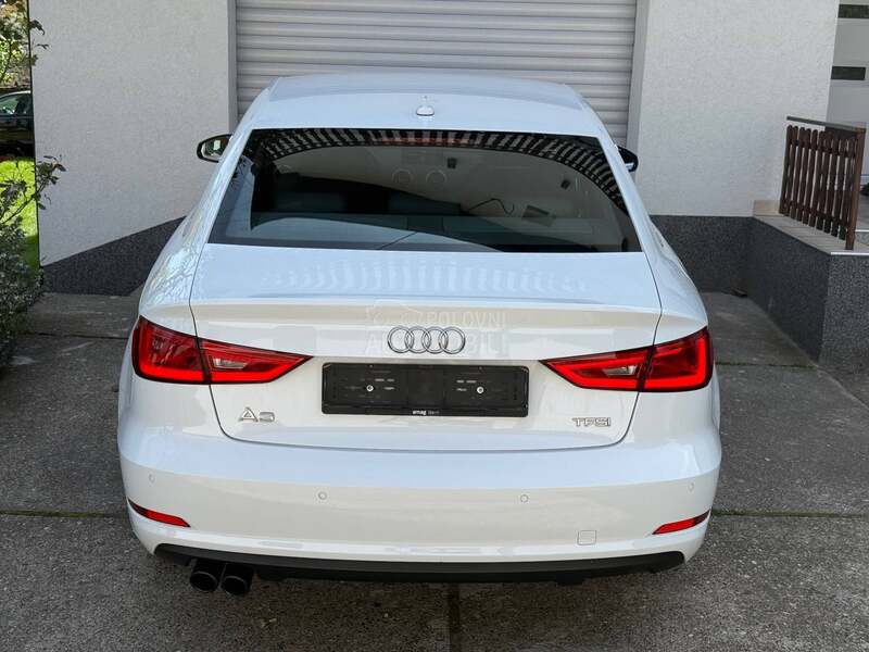 Audi A3 S-TRONIC LED CH