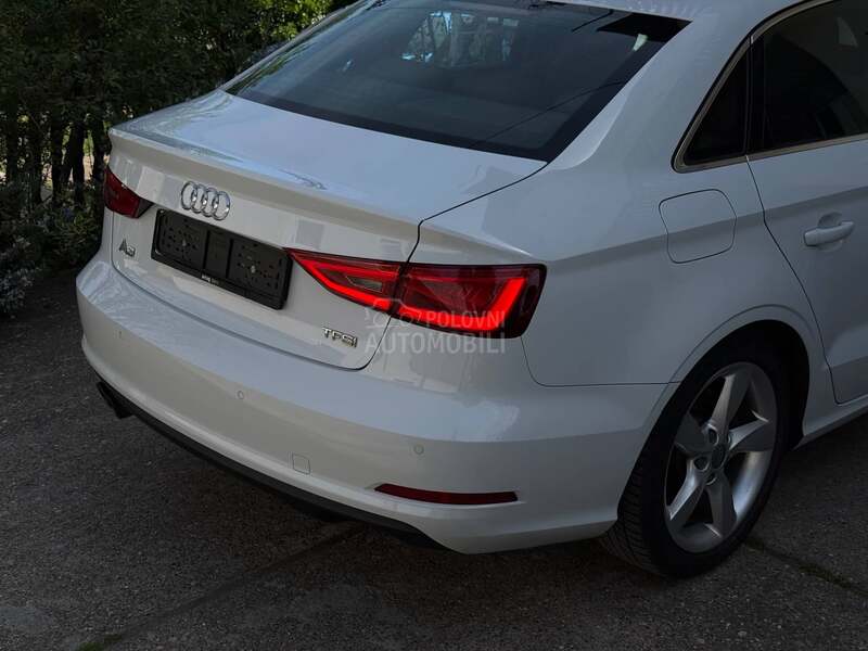 Audi A3 S-TRONIC LED CH