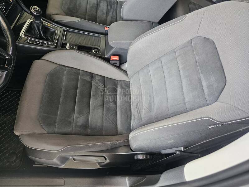 Volkswagen Golf 7 1.4 TGI HIGHLINE