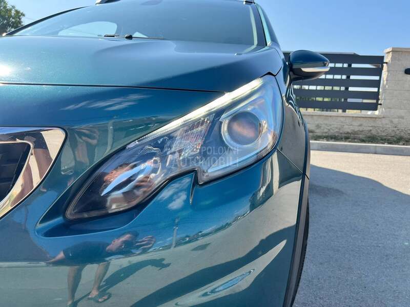 Peugeot 2008 ALURE kam/nav