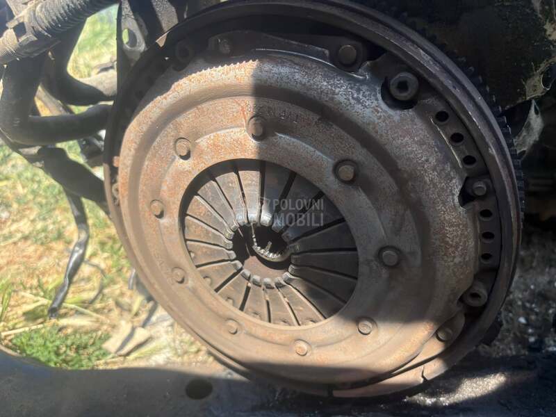 Plivajuci zamajac 1,9 5 brzina