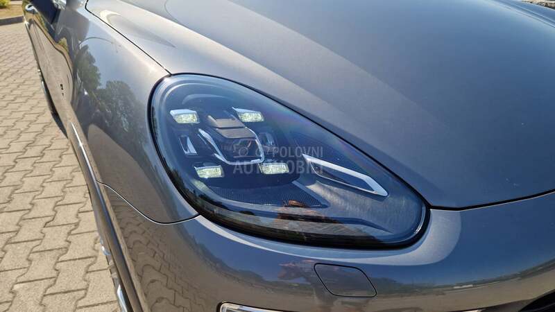 Porsche Cayenne E-HYBRID