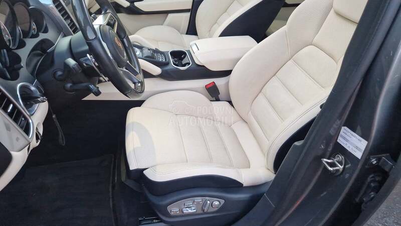 Porsche Cayenne E-HYBRID