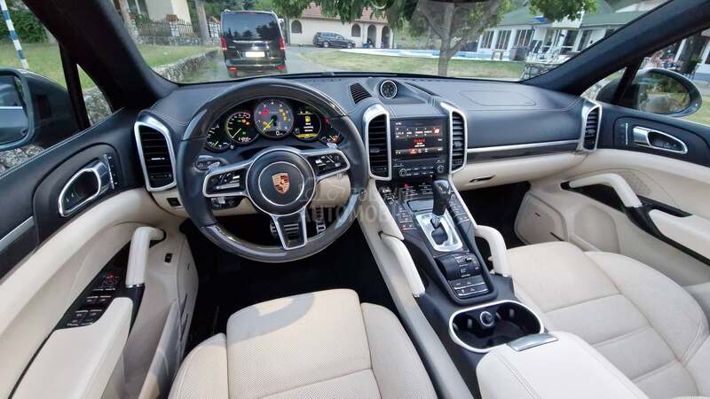 Porsche Cayenne E-HYBRID