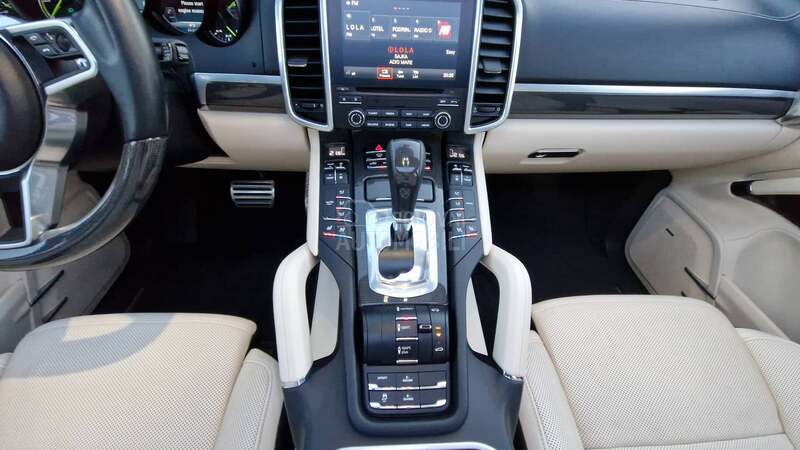 Porsche Cayenne E-HYBRID