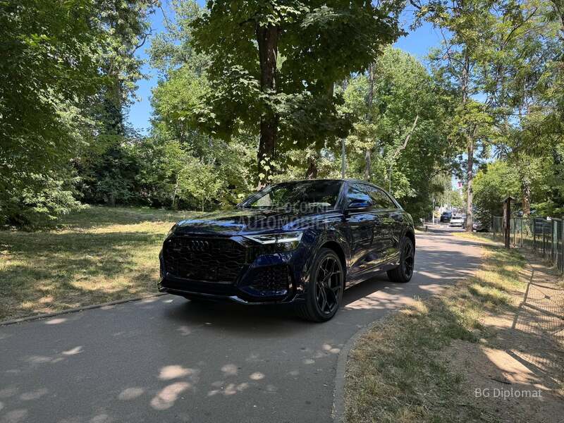 Audi Q8 RS/Black/55TFSIe