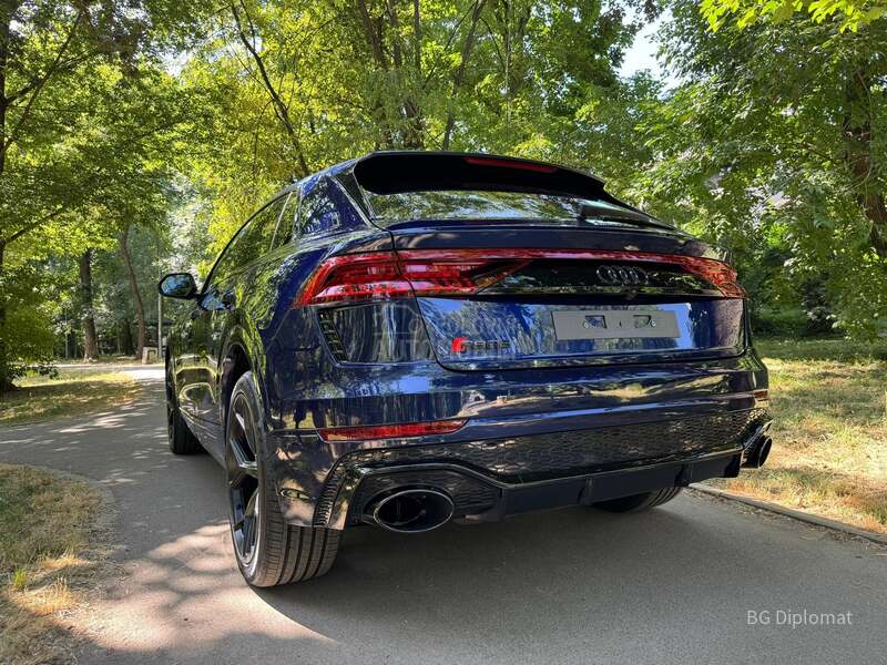 Audi Q8 RS/Black/55TFSIe