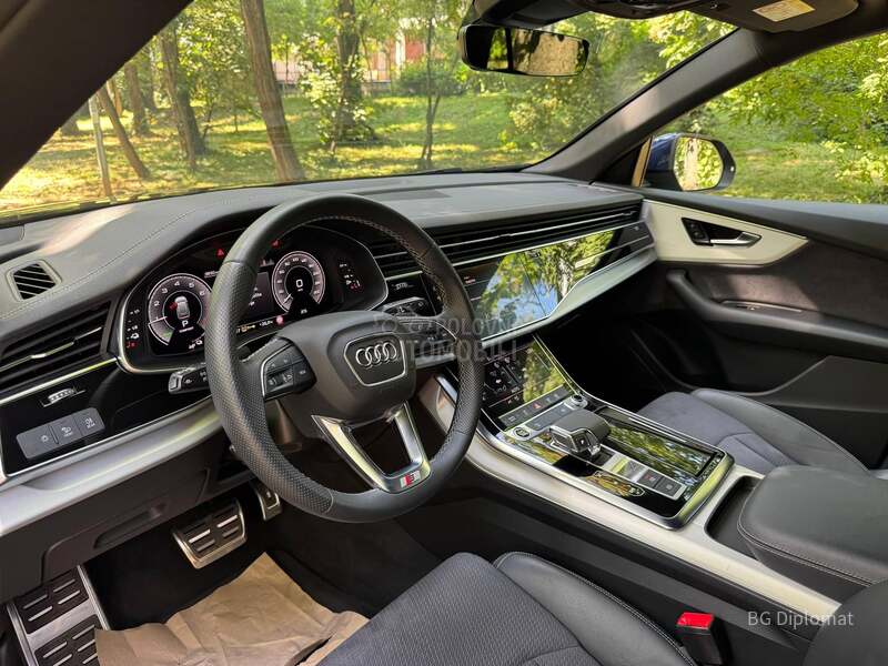 Audi Q8 RS/Black/55TFSIe
