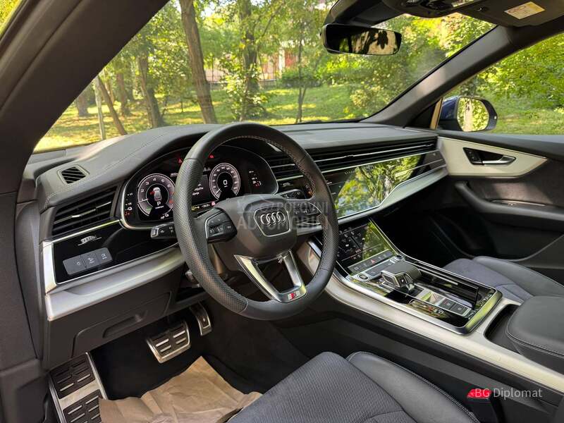 Audi Q8 RS/Black/55TFSIe