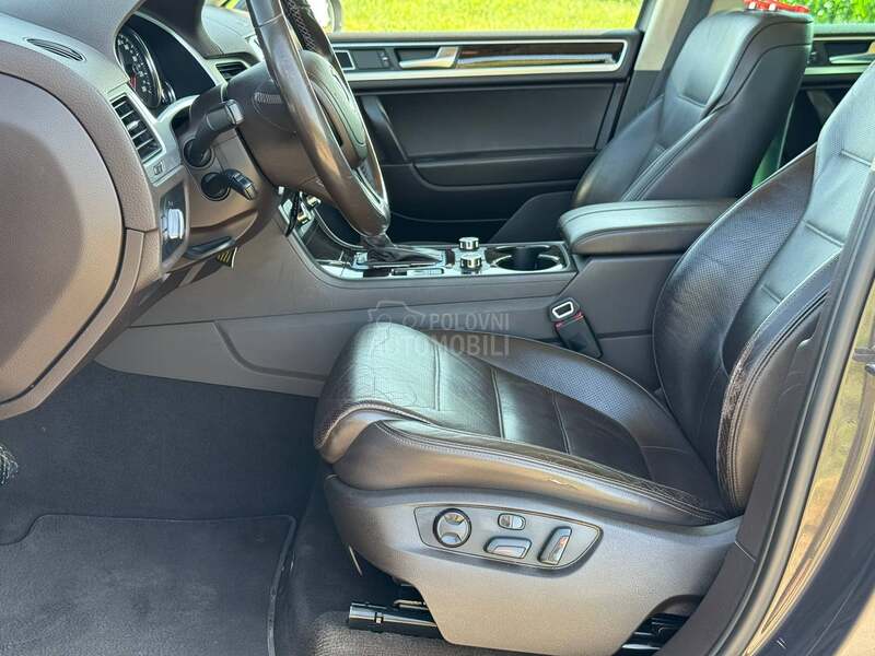 Volkswagen Touareg 3.0 V6 Upravo reg