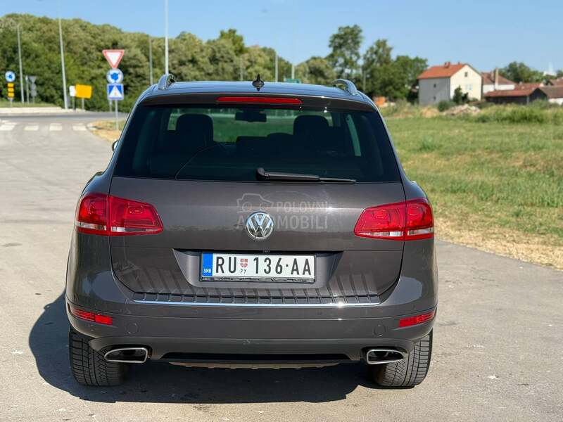 Volkswagen Touareg 3.0 V6 Upravo reg