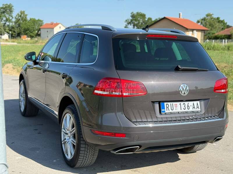 Volkswagen Touareg 3.0 V6 Upravo reg