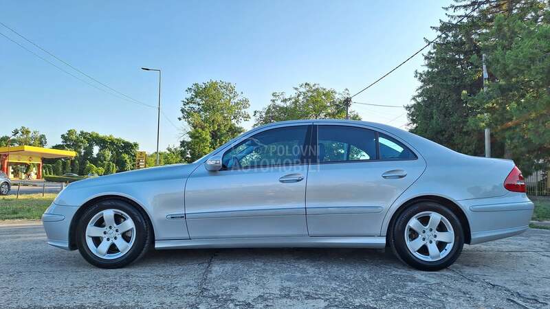 Mercedes Benz E 220 AVANTGARDE