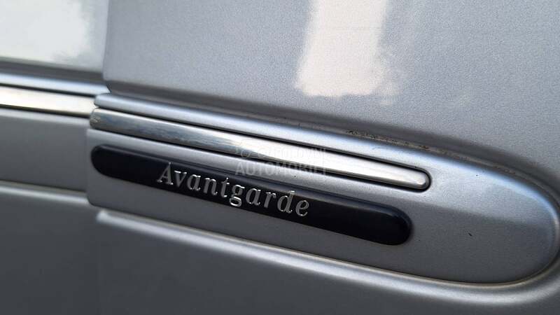 Mercedes Benz E 220 AVANTGARDE