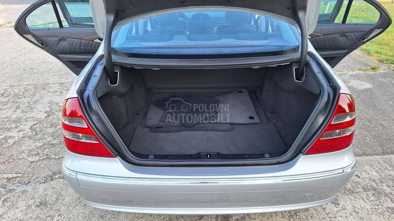 Mercedes Benz E 220 AVANTGARDE