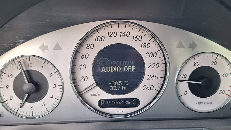 Mercedes Benz E 220 AVANTGARDE