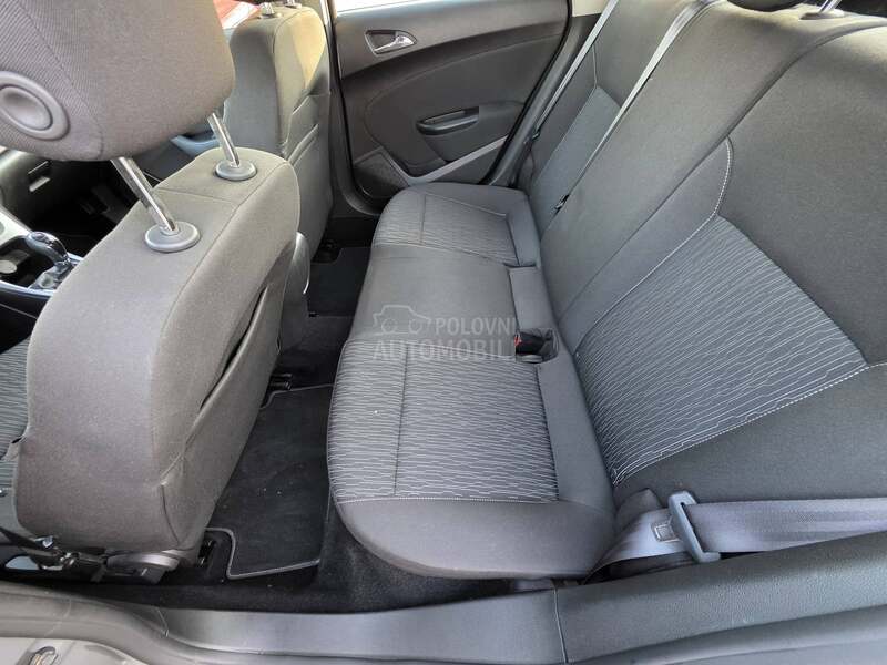 Opel Astra J 1.4 TURBO
