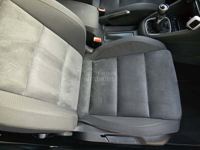 Volkswagen Golf 6 1.6TDI//HIGHLINE//