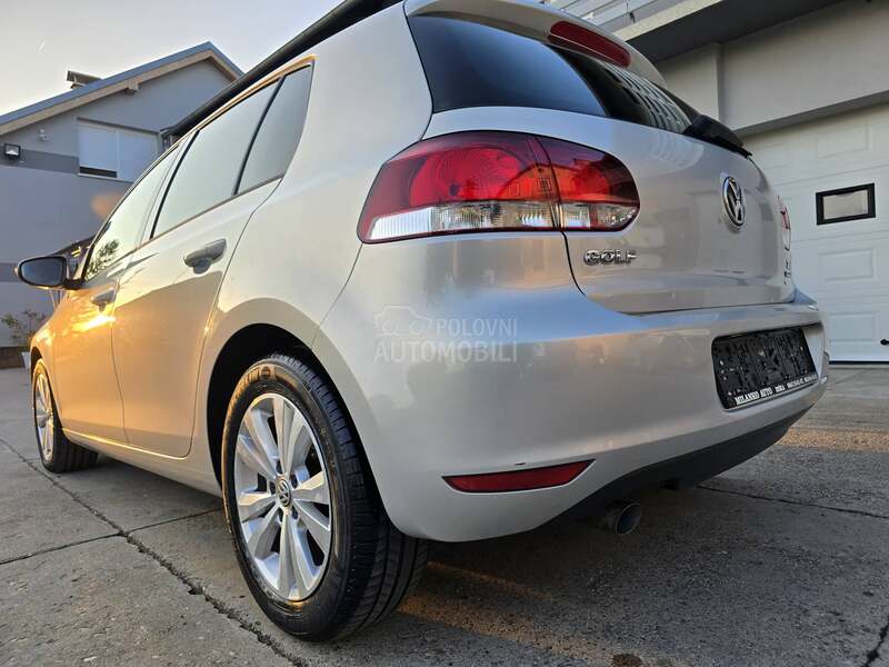 Volkswagen Golf 6 1.6TDI//HIGHLINE//